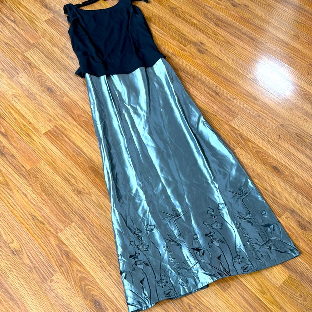 Beautiful dress, very elegant party dress, size 10